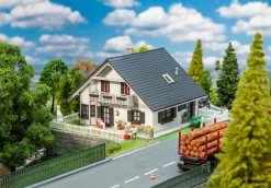 130640 Faller Saniertes Einfamilienhaus