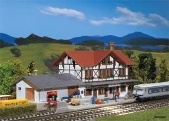 212106 Faller Bahnhof Hochdorf