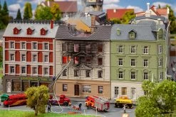 232326 Faller Brennendes Wohnhaus