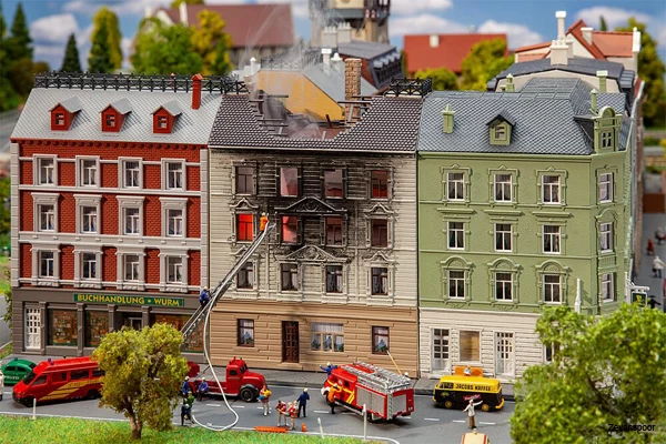 232326 Faller Brennendes Wohnhaus 1 232326 Faller Brennendes Wohnhaus