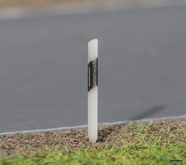 272910 Faller 20 Begrenzungspfähle 1 272910 Faller 20 Begrenzungspfähle